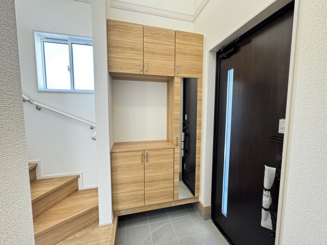 ブルーミングガーデン前橋市女屋町　４号棟の収納|【イメージ画像】玄関収納もたっぷりついてます