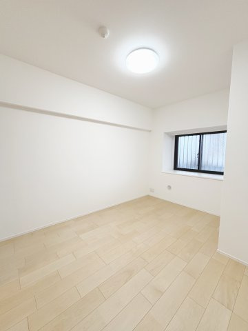 玄関側の洋室6帖