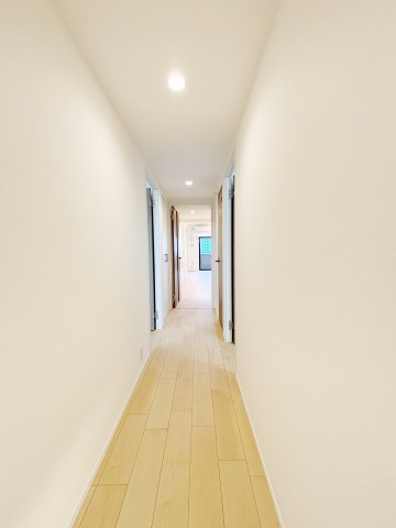 玄関からの廊下部分