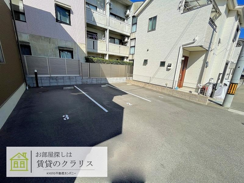 セントフィオーレ西山天王山の駐車場