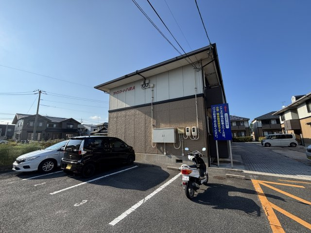 ツインコート八田Ａ棟の駐車場