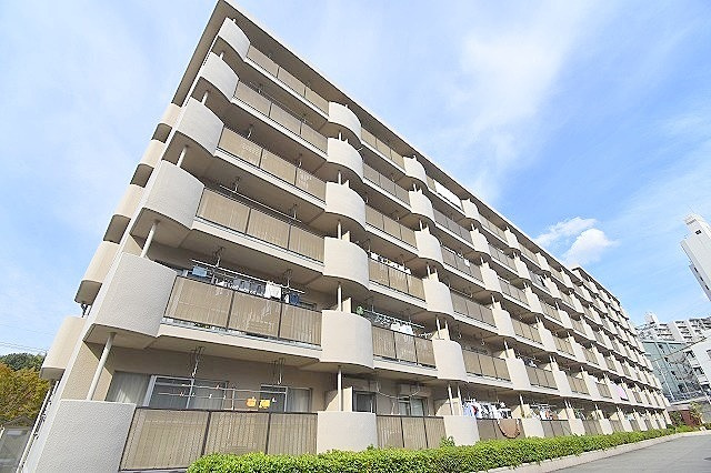 グリーンコーポ緑地公園第一の外観