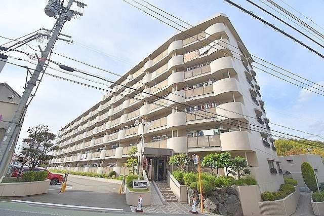 グリーンコーポ緑地公園第一の外観