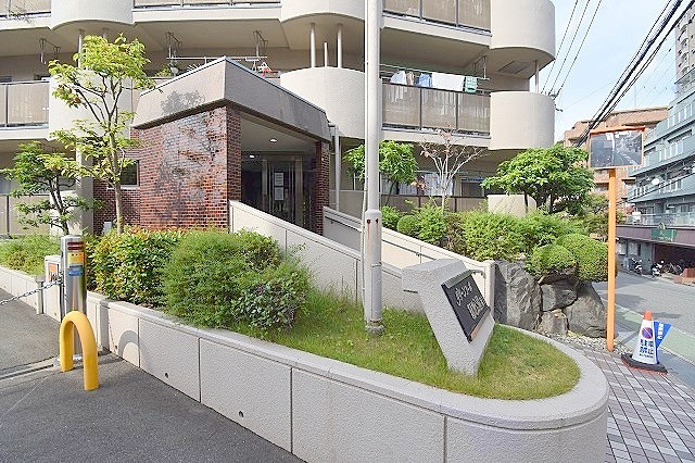 グリーンコーポ緑地公園第一の玄関