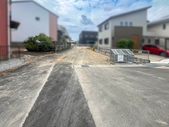 鈴鹿市南玉垣町の前面道路含む現地写真