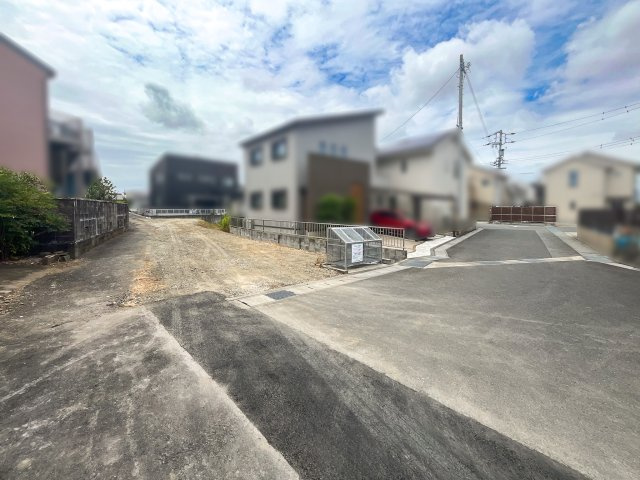 鈴鹿市南玉垣町の前面道路含む現地写真