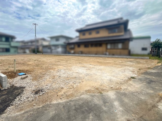 鈴鹿市南玉垣町の前面道路含む現地写真