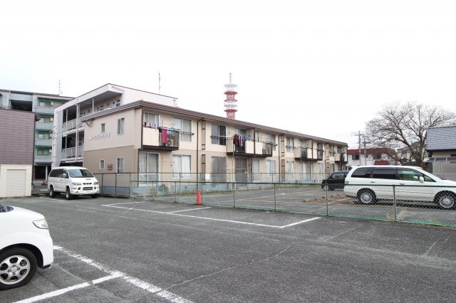 熊本市中央区保田窪１丁目のアパートの駐車場|駐車場があるので、車を買う予定の方も安心です