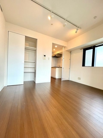 新品家具付きマンション市谷薬王寺町8(KaGood東京)の洋室