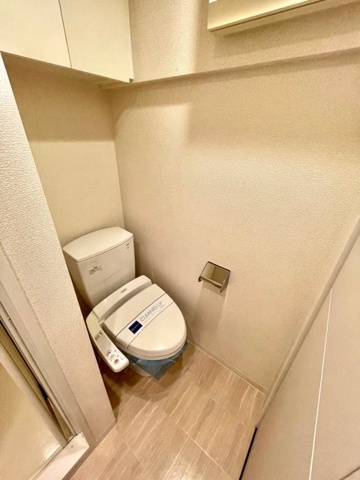 新品家具付きマンション市谷薬王寺町8(KaGood東京)のトイレ
