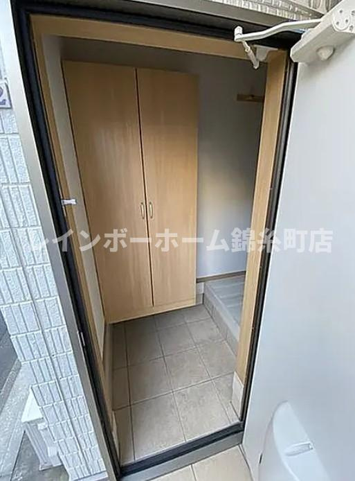 フローラ東小岩の玄関