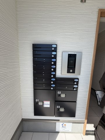 メゾンクレール御領のエントランス