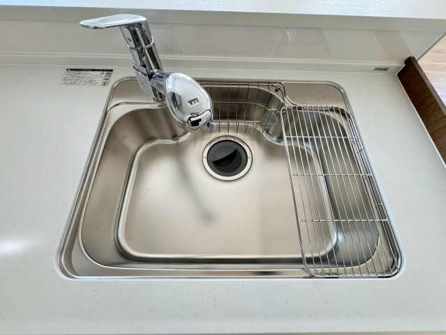 完成物件につき即入居ＯＫ☆全室２面採光で陽当たり良好☆４ＬＤＫ☆伏見区向島立河原町４期のキッチン|キッチン：シンク