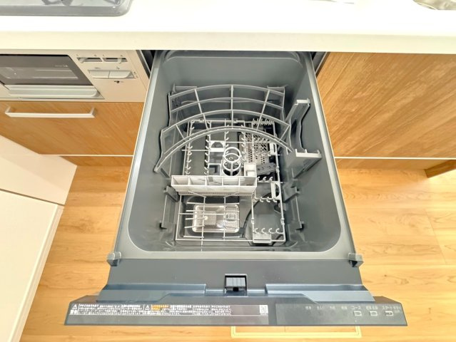 完成物件につき即入居ＯＫ☆全室２面採光で陽当たり良好☆４ＬＤＫ☆伏見区向島立河原町４期のキッチン|キッチン：食洗機