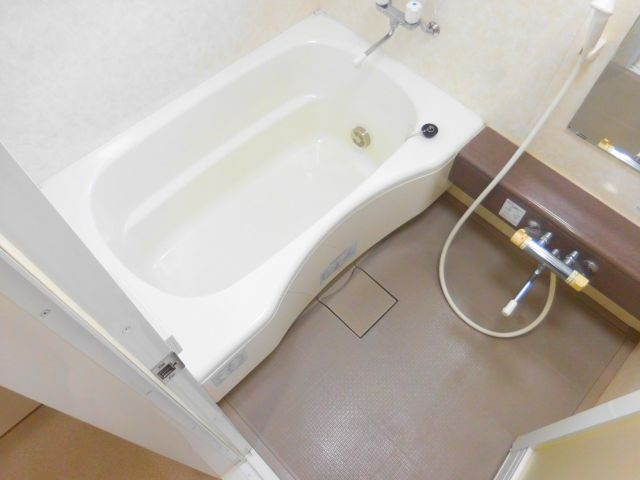 シャルル日吉台の浴室