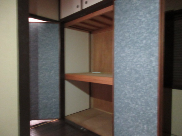 津之江北町貸家の収納