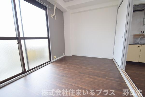 サニーハイツ川端の洋室