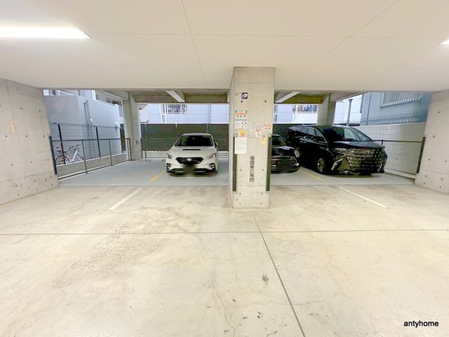 雅苑　仲介手数料無料の駐車場