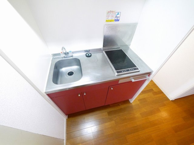レオパレス相楽台のキッチン|コンパクトなキッチンで掃除もラクラク