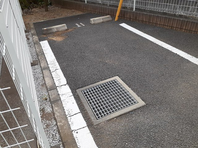 サンビームⅣの駐車場