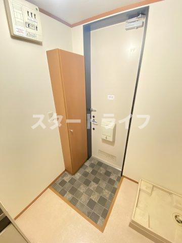 大阪市淀川区西中島１丁目の賃貸マンションの玄関|参考写真