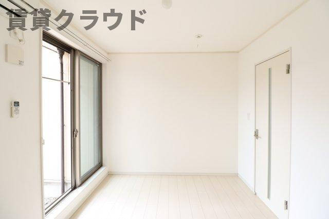 ファミリエールエム本千葉の寝室|白い綺麗なお部屋はレイアウトもしやすいですね！