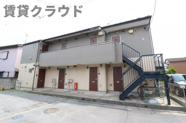 ファミリエールエム本千葉の外観|2色で切り替わっているのがお洒落ですよね！