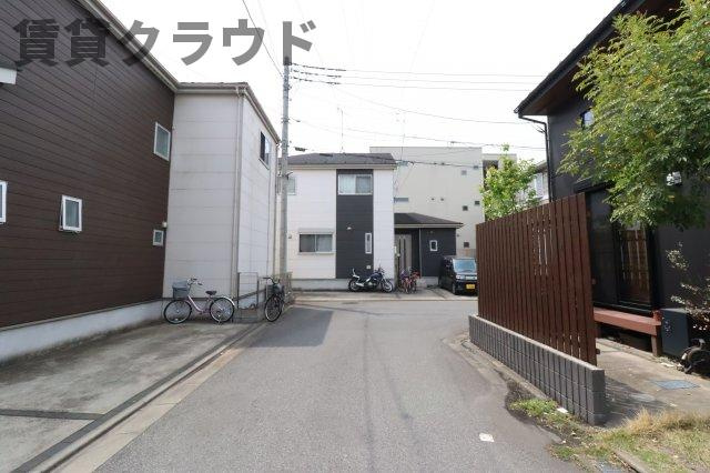 ファミリエールエム本千葉の駐車場