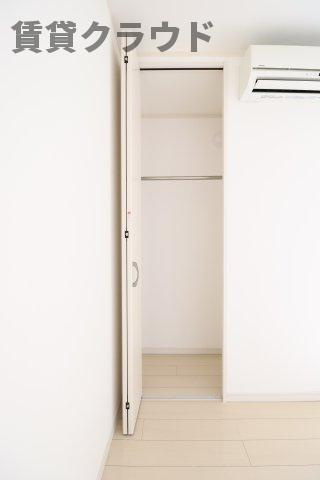 ファミリエールエム本千葉の収納|丈の長い服でも収納できますね！