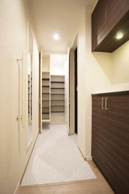【玄関】 | レオナ雅 | 別のお部屋の写真です。