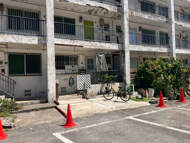 シャンボール佐敷2号棟(オーナーチェンジ物件)の外観