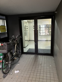 INOVE札幌南4条のエントランス