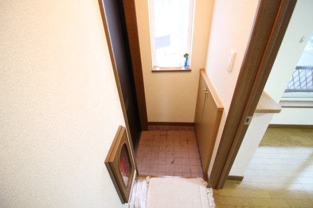 札幌市西区西野八条４丁目のハイツの玄関