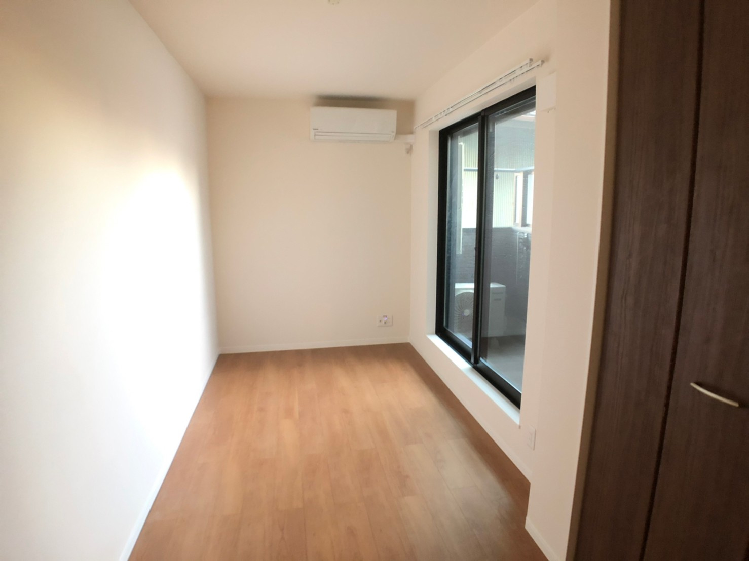 リビングライフ長瀬WESTの洋室|別のお部屋のお写真です！