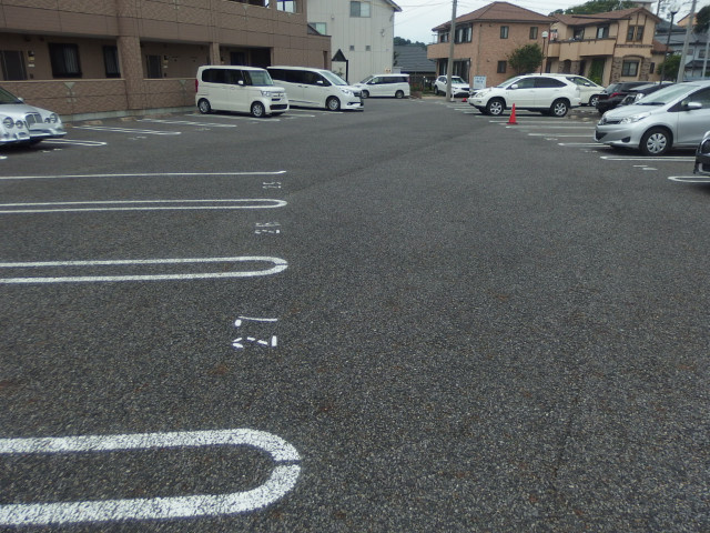 フィオーレ光ヶ丘の駐車場