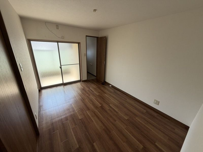 八雲西町リノベ平屋の居間・リビング