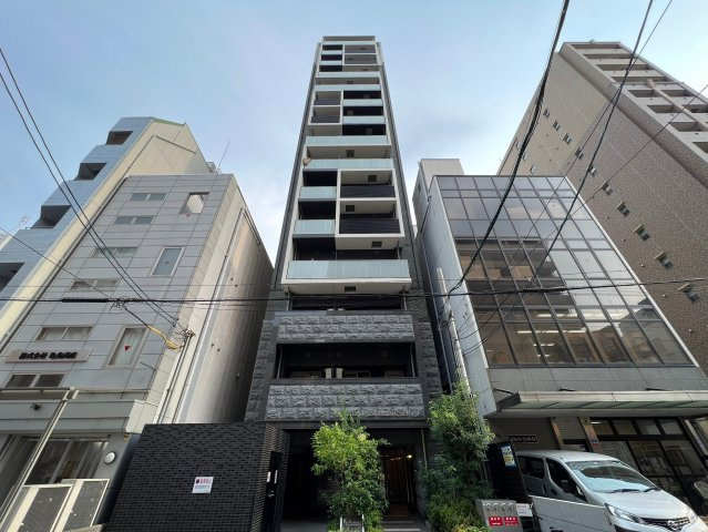 プレサンス心斎橋ニストの外観