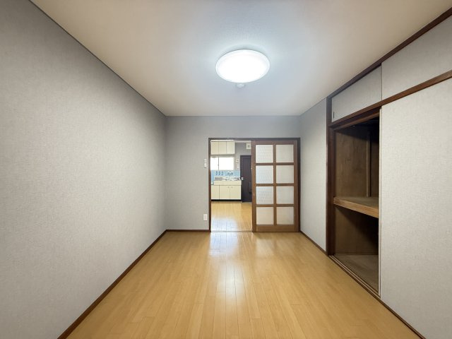 【洋室】 | 西林マンション