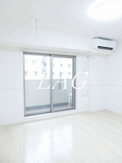 【居間・リビング】 | エスペランサ八日町 | 洋室のお部屋です。