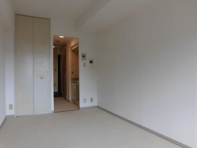 日神パレステージ伊勢佐木南の洋室