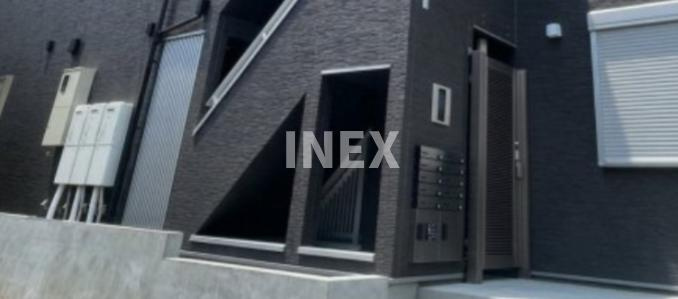 海老名市国分南２丁目のアパートのエントランス