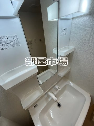 クレヴィスタ浅草の洗面所|上部収納