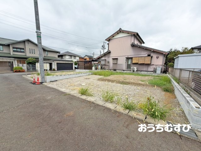 春日井市美濃町4期(全2棟)の前面道路含む現地写真