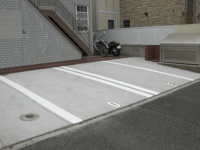 ニュー今川Ａの駐車場