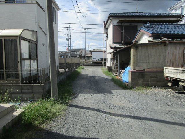 桶川市泉　売地の前面道路含む現地写真
