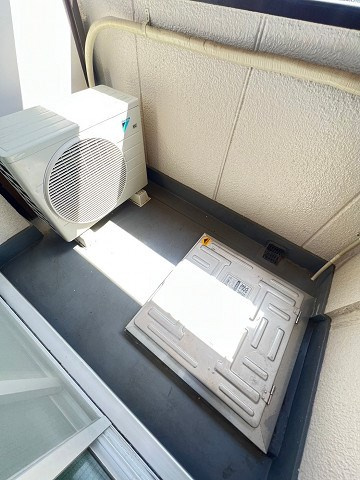 尼崎市杭瀬北新町１丁目のアパートのバルコニー