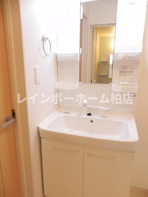 【仲介手数料：50％OFF】対象物件！の洗面所|忙しい朝には欠かせない洗面所です