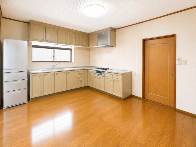 栗東市小野のダイニング|広々としたダイニングです。