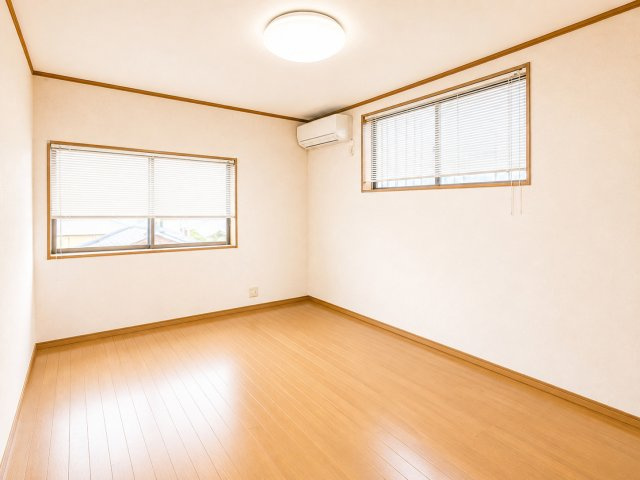 栗東市小野の洋室|ゆったりした洋室です