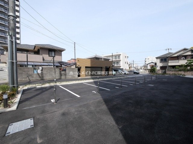 東三国Noahの駐車場